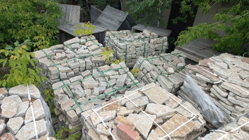 Гранитный плитняк галтованный для мощения купить в Видном