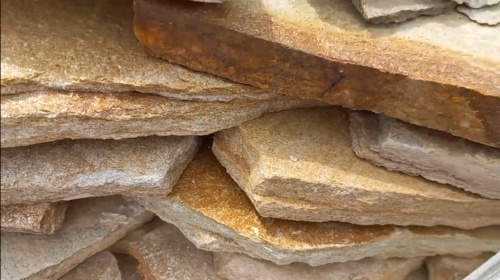 Плитняк златолит жёлтый золотистый для отмостки купить в Видном