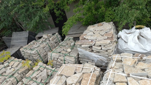 Гранитный плитняк галтованный для мощения купить в Видном