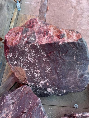 Камни для ландшафтного дизайна красно-фиолетовые 10-60 килограмм купить в Видном