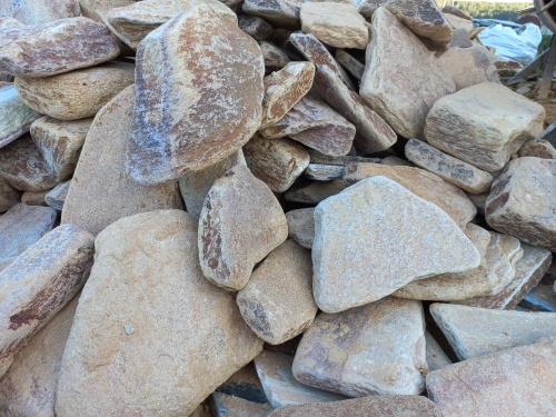 Златолит жёлтый, жёлто-зелёный глыбки и валуны для ланшафтного дизайна купить в Видном