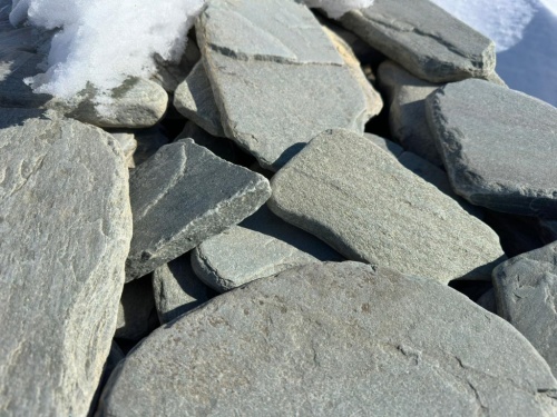 Плитняк златолит зелёный галтованный для цоколя купить в Видном