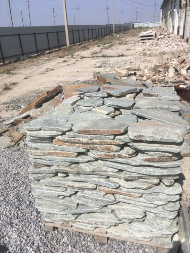 Златолит серебристый галтованный для лестниц купить в Видном