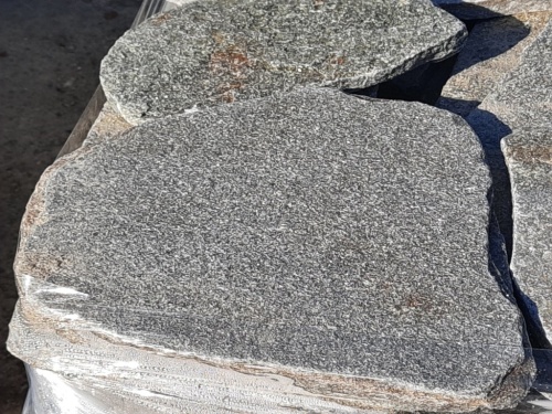 Златолит серебристый галтованный для лестниц купить в Видном