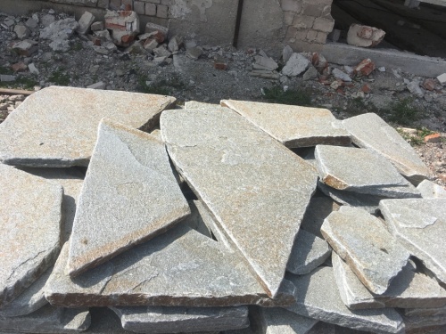 Златолит серебристый галтованный для лестниц купить в Видном