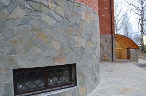 Плитняк златолит Уральский для цоколя, отмостки купить в Видном